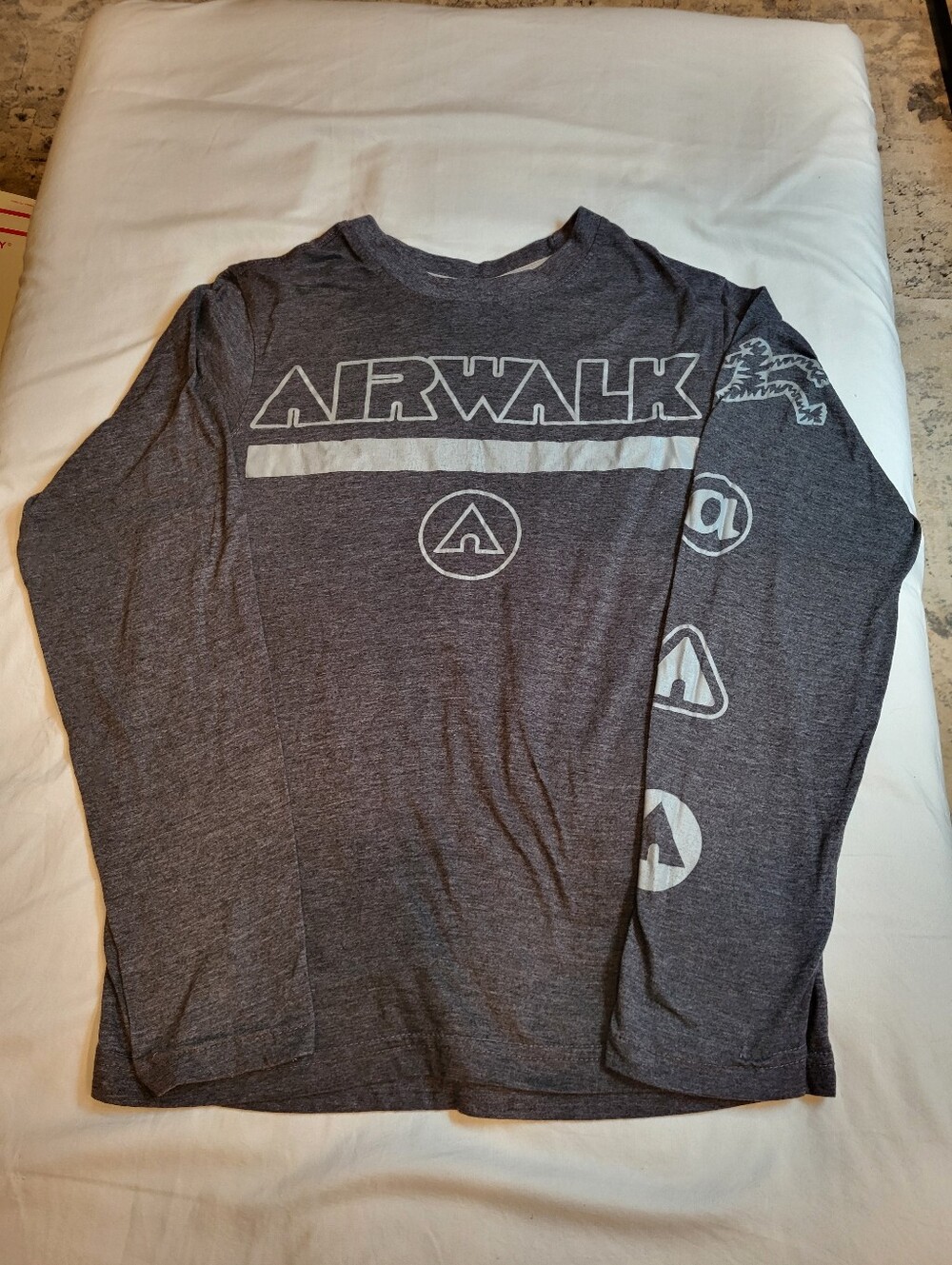 Airwalk Men's Long Sleeve Graphic Tee in Charcoal